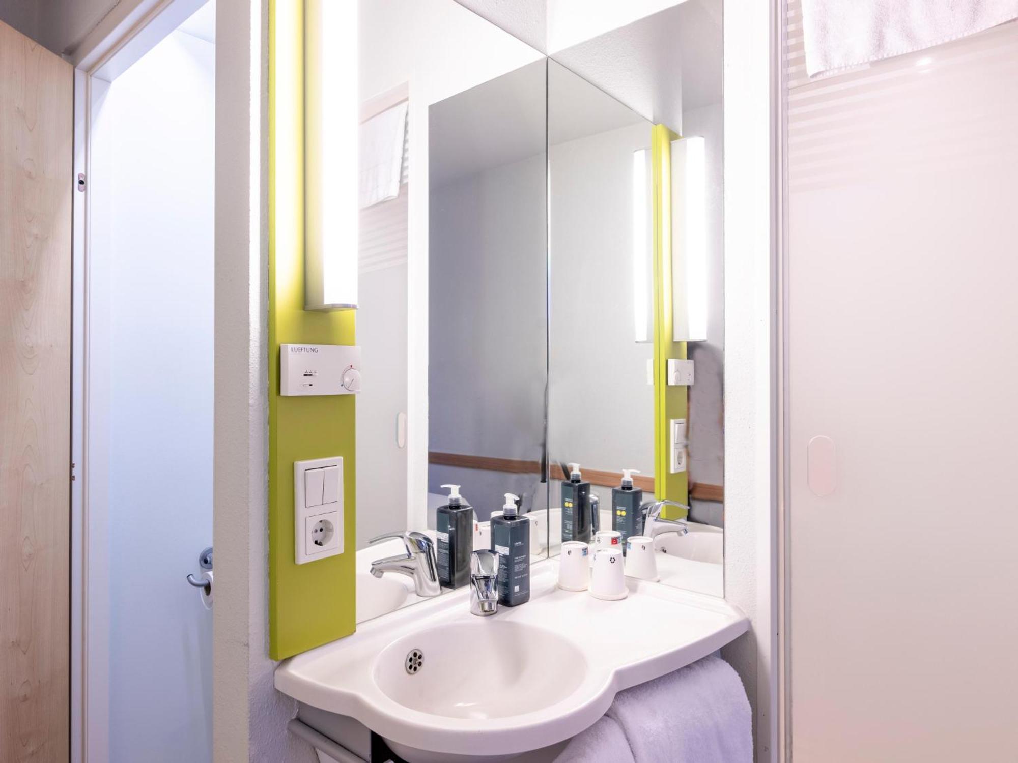 B&B Hotel Giessen-Linden Linden  外观 照片